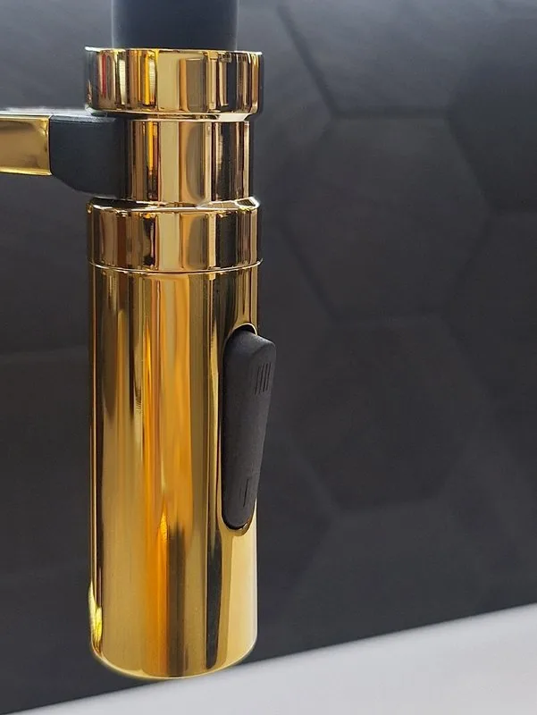 Смеситель для кухни AltroBagno Flusso 050205 Or с гибким изливом, золото Sancos — официальный сайт