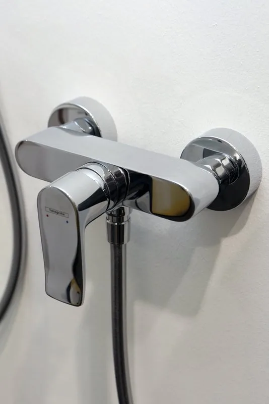 Смеситель для душа Hansgrohe Metris 31680000 Sancos — официальный сайт