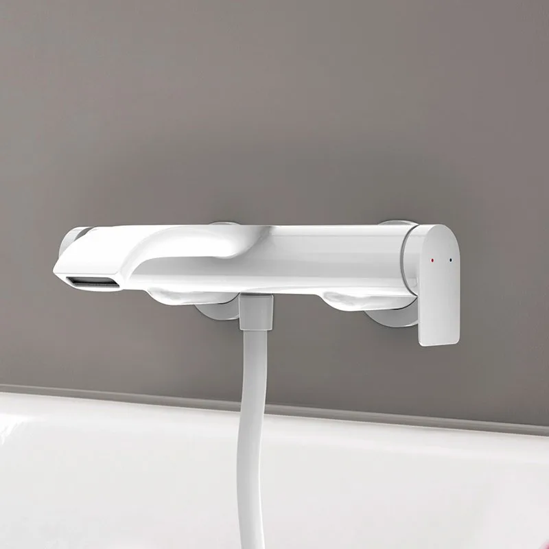 Смеситель для ванны с душем Hansgrohe Vivenis 75420700, матовый белый Sancos — официальный сайт