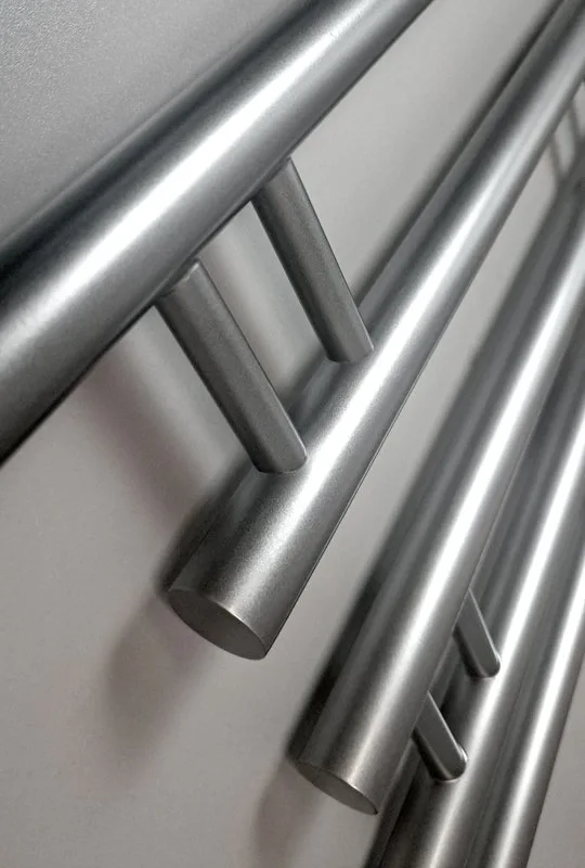 Полотенцесушитель водяной Indigo Zip FZW50-50GFM, graphite metallic Sancos — официальный сайт